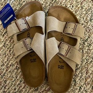 NWT Birkenstocks Arizona Taupe